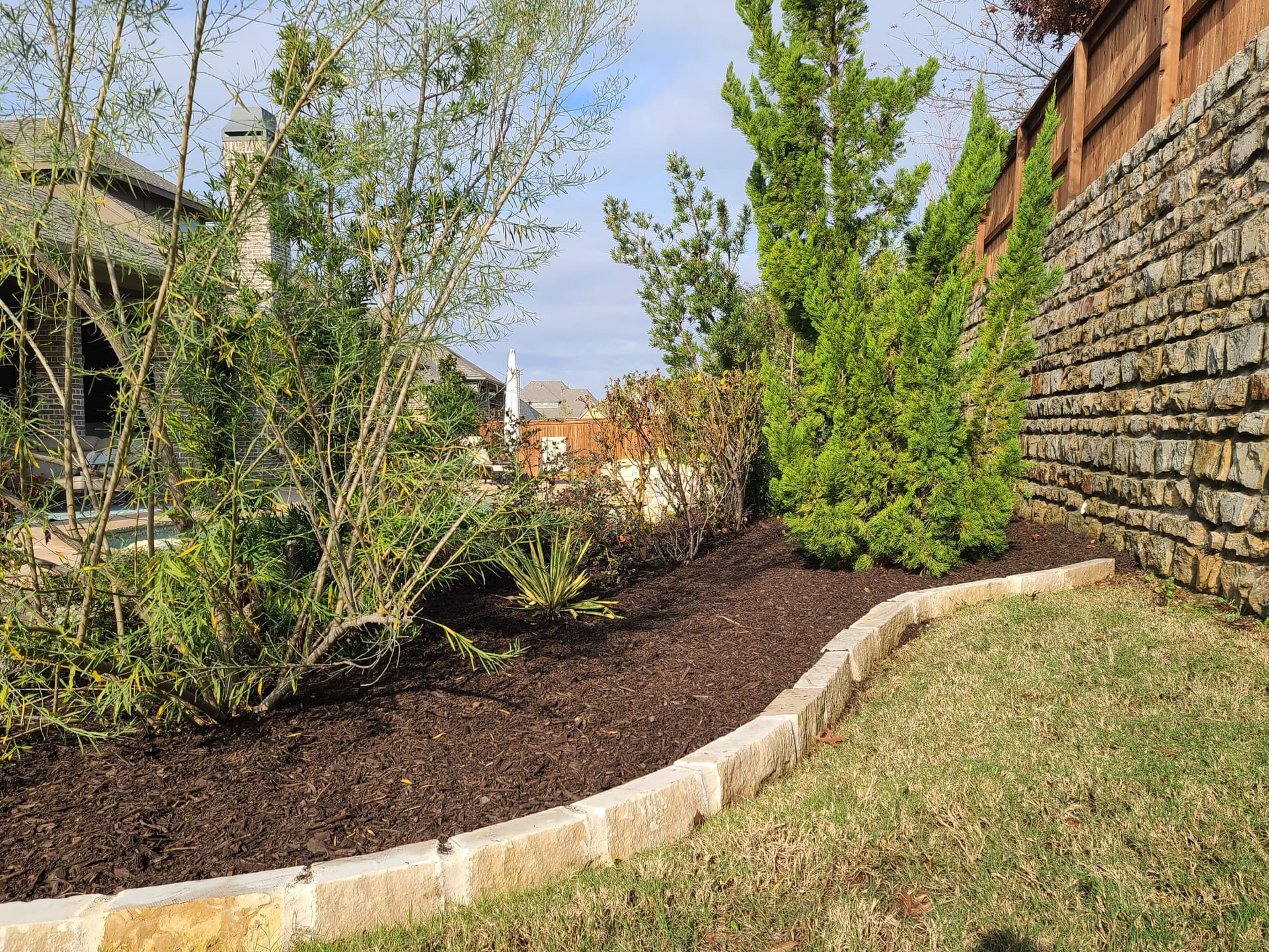 Gallery photos for Fresh Mulch and Shrub Trimming Spotlight in Lantana and Flower Mound: Image #2